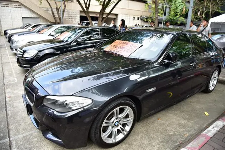 SA-BUY CAR FESTIVAL มหกรรมรถดี น่าใช้ By ภัทรลิสซิ่งรวบรวมรถยนต์มือสองคุณภาพเยี่ยม จัดเต็มโปรโมชั่นเด็ด ราคาโดนใจชี้เทรนด์คนไทยนิยมรถยนต์มือสองเพียบ