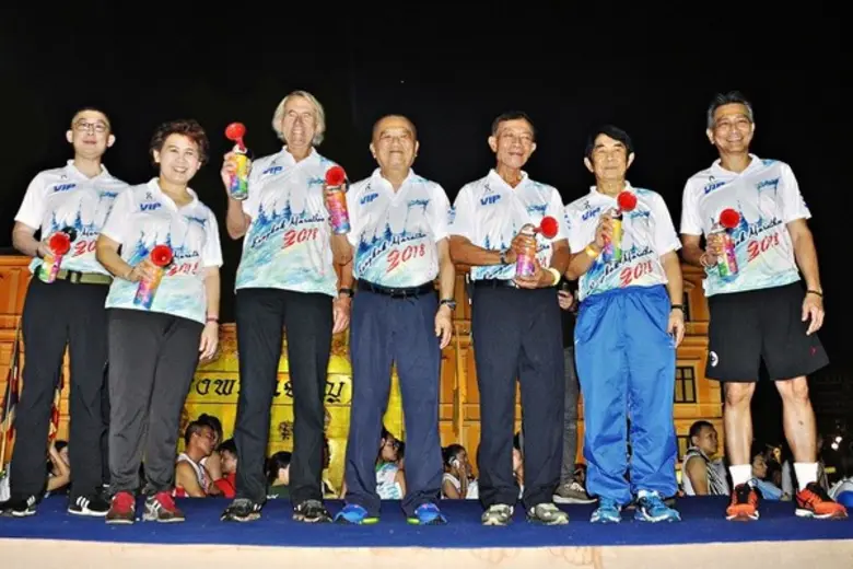 พลโทสัมพันธ์ ยังพะกูล นายกสมาคมนักวิ่งเพื่อสุขภาพแห...