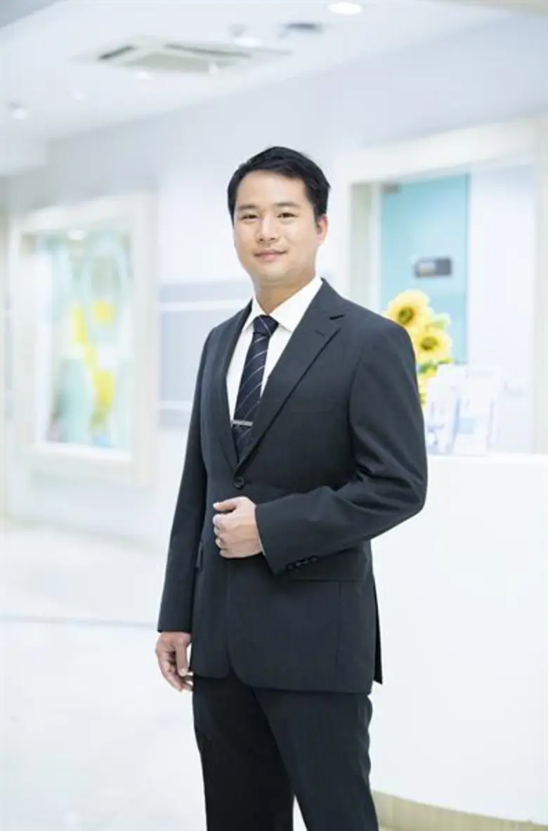 "เชน เหล่าสุนทร" ผู้บริหาร บมจ.โรงพยาบาลว...