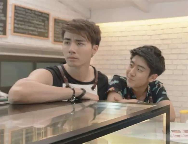 “เยียร์” อ่อยแรง! เผลอลูบไล้มือ “ซี” แอบเคลิ้มใน “Sugar Cafe เปิดตำรับรักนายหน้าหวาน”