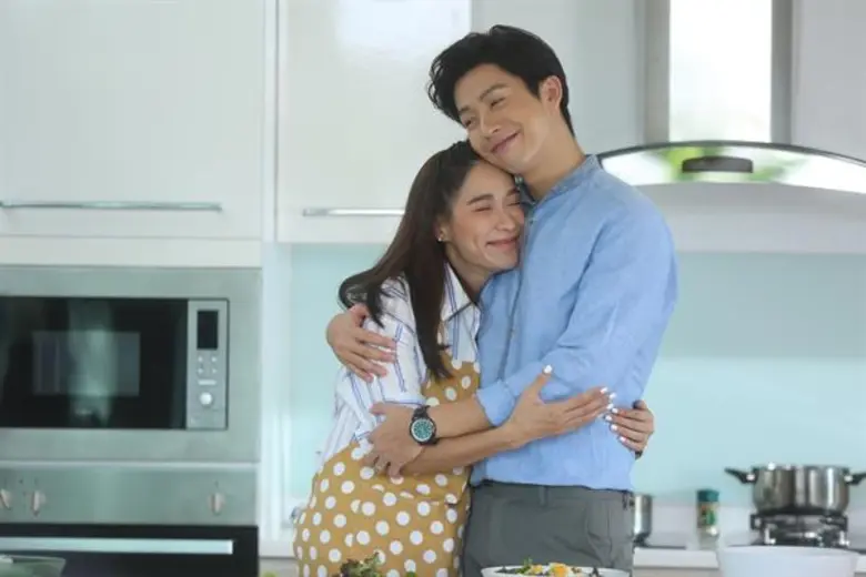 “พุฒ” หล่อร้ายประกบ 3 สาวแซ่บ!! “พลอย-แคท-ดิว”ในคลับฟรายเดย์เดอะซีรี่ส์ 10 ตอน “รักร้าย”