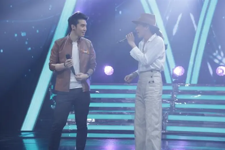 รายการ นักร้องสองไมค์ เอาใจแฟนรายการสาวๆด...