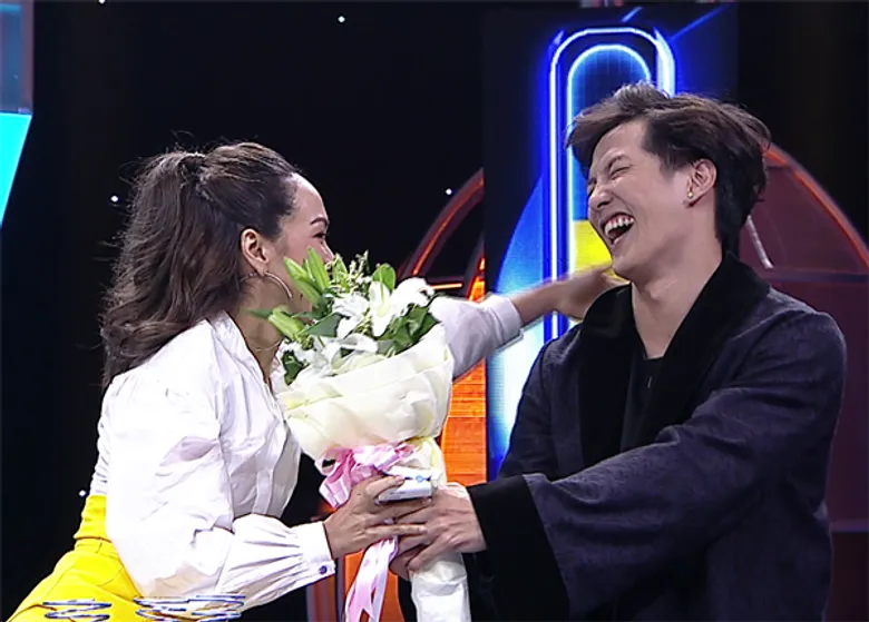 ทีวีไกด์: รายการ “บัดดี้ตีไข่” ซาร่า เขินหนัก หลังโดน เต้ย ล้วงความลับก่อนปิดท้ายเซอร์ไพรส์หวานๆ