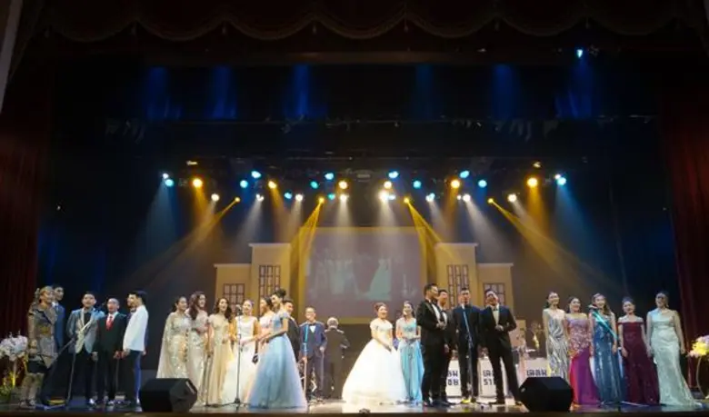 ประกวดร้องเพลงชิงถ้วยพระราชทานฯ รอบชิงชนะเลิศ “ศาลาเฉลิมกรุง...สืบสานตำนานเพลง” ครั้งที่ 17 ปี 2561