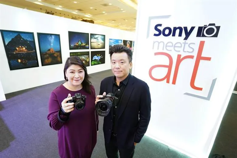 โซนี่ไทยปฐมฤกษ์เปิดนิทรรศการภาพถ่ายภายใต้โครงการ “Sony Meets Art” ผ่านฝีมือ 17 ศิลปินช่างภาพระดับแถวหน้า ที่งานโฟโต้แฟร์ 2018
