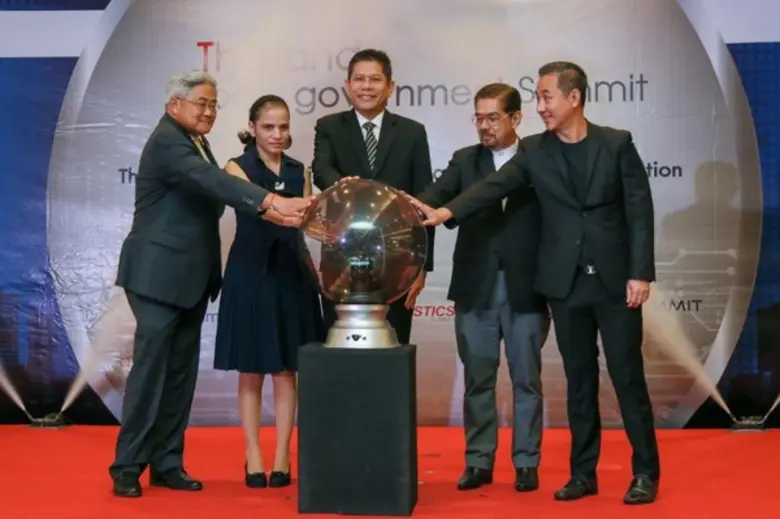 นาวาอากาศเอก สมศักดิ์ ขาวสุวรรณ์ รองปลัดก...