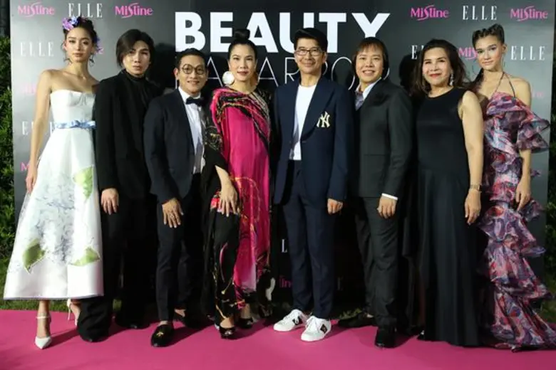 ภูมิจิต พลางกูร (ที่ 4 จากซ้าย) ผู้จัดการ...