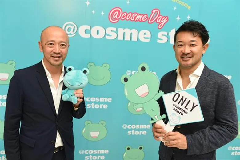 @cosme store ร้านเครื่องสำอางยอดนิยมในประเทศญี่ปุ่น บุกตลาดประเทศไทย เปิดตัว @cosme store ที่ไอคอนสยาม เป็นสาขาแรก วางแผนเปิดสาขาเพิ่มอีกอย่างน้อย 5 สาขาในอีก 3 ปีข้างหน้า
