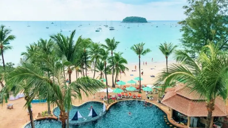 โรงแรมบียอนด์ รีสอร์ต กะตะ ในเครือกะตะกรุ...