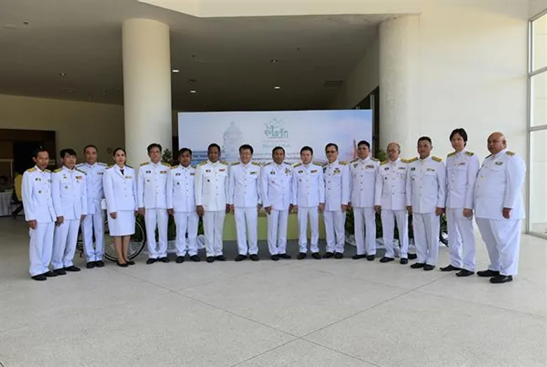 จ.ตรัง จัดพิธีมอบเสื้อยืดพระราชทาน กิจกรรม “Bike อุ่นไอรัก” ณ ศูนย์ประชุมฯ ม.อ.ตรัง