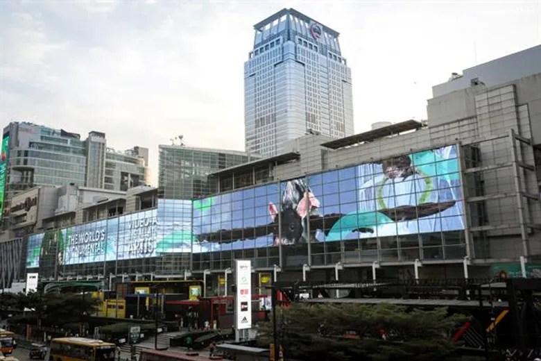 ทำความรู้จัก 5 ศิลปินผู้อยู่เบื้องหลังงานอาร์ตครั้งยิ่งใหญ่ “the wOrld’s iconic masterpiece of art centralwOrld”