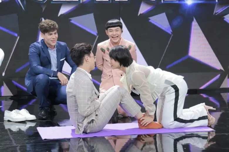 ซุปตาร์หนุ่มฮอตขวัญใจสาววาย "ออฟ-จุมพล อด...