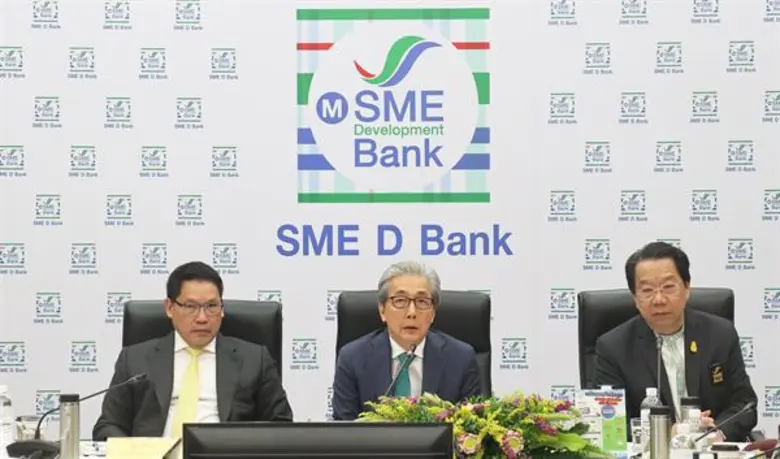 รองนายกรัฐมนตรีพร้อมรัฐมนตรีว่าการกระทรวง...