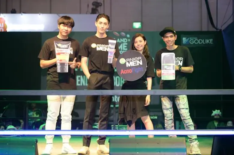 เรียกได้ว่าเป็นอีกหนึ่งนักแสดงหนุ่มที่ฮอตสุดๆในตอนน...