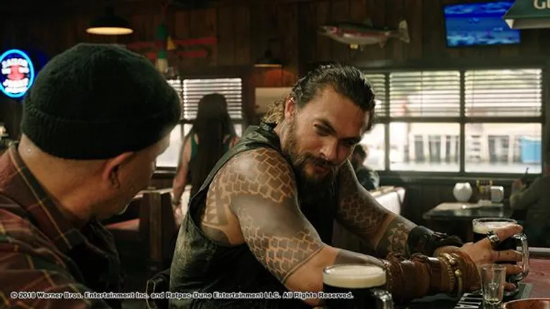 Movie Guide: เขาใช้เวลาทั้งชีวิตฝึกฝนเพื่อเป็นนักรบกับ 2 คลิปล่าสุดจาก "Aquaman อควาแมน เจ้าสมุทร"