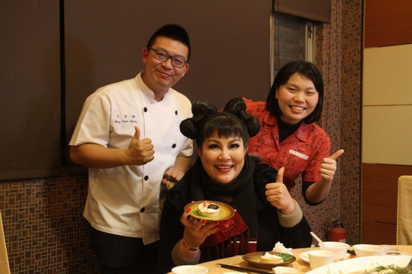 รายการ เปิดโลกสดใส ในวันหยุดนักขัตฤกษ์ วั...