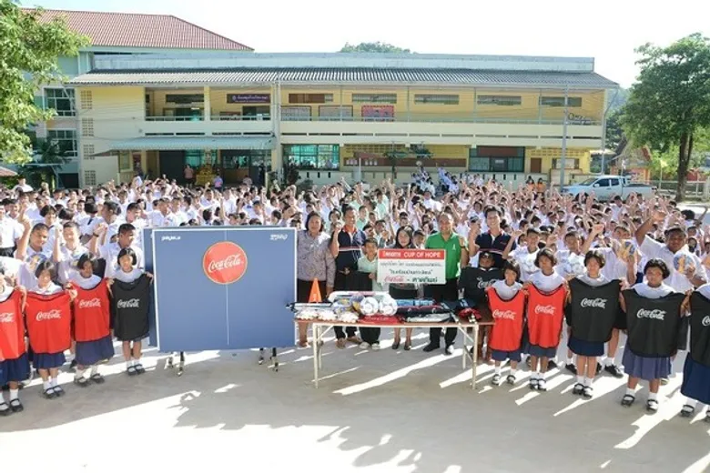 ปิดท้ายปีแห่งฟุตบอลโลก หาดทิพย์ มอบอุปกรณ์กีฬา 1 ล้านบาทผลักดันเยาวชนใต้สู่ความเป็นเลิศ