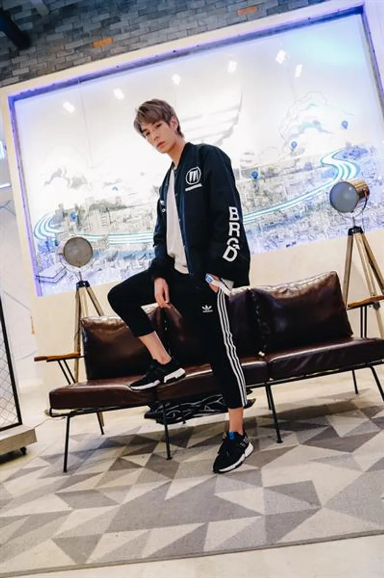 อาดิดาส ออริจินอลส์ ชวนแฟชั่นนิสต้า สายสตรีท อัพเดทแฟชั่นเทรนด์สุดชิค รับปี 2019