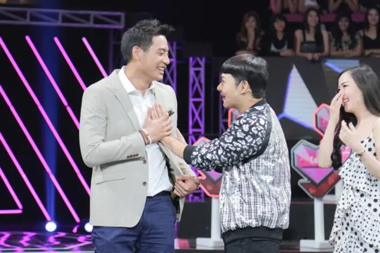 นับเป็นนักแสดงมาดเข้ม หล่อคมบาดใจสุดๆ สำห...