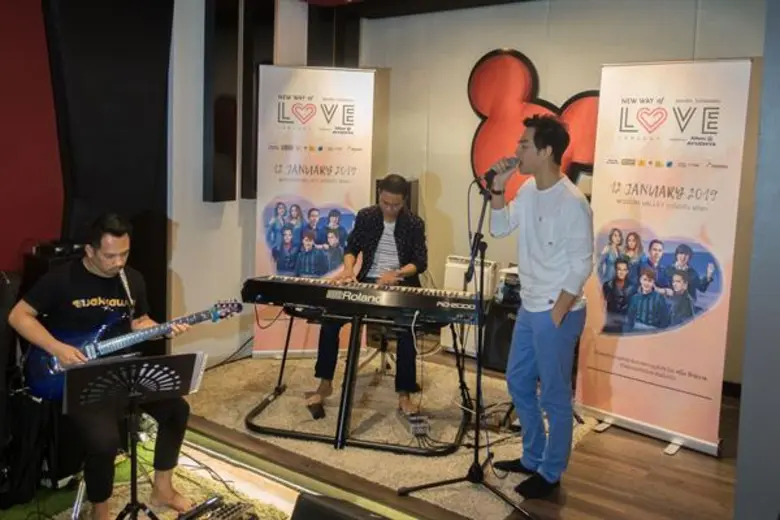 หนึ่ง จักรวาล กับคอนเสิร์ตรักแห่งปี  New Way of LOVE Concert เพราะรักไม่มีพรมแดน