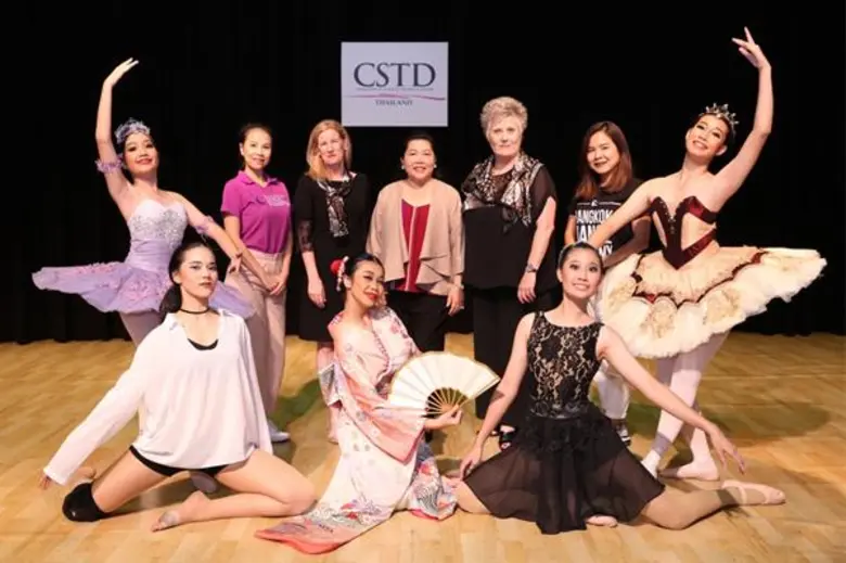 นางสาววัลลภา ปัจฉิมสวัสดิ์ ผู้แทนสถาบัน C...