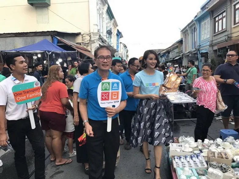 ภูเก็ต รณรงค์ระบบขนส่งสาธารณะ และความปลอดภัยในการใช้รถใช้ถนน เตรียมเฮ ปี 2566 รถไฟฟ้ารางเบาเปิดให้บริการ