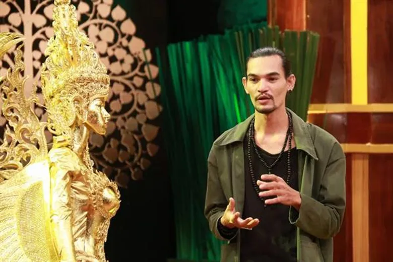 “คัมภีร์ อลังการ” ศิษย์เก่าศิลปกรรมฯ มรภ.สงขลา บทพิสูจน์หัวใจศรัทธา สู่รางวัลชุดประจำชาติยอดเยี่ยมเวทีระดับโลก