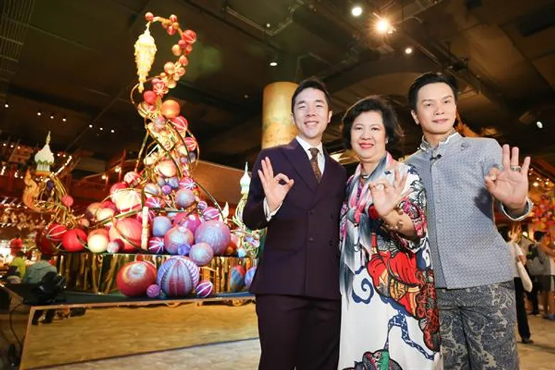 ชวนส่งความสุขแบบสยาม “ต้นคริสต์มาสลายกนก + ช้อปปิ้งของขวัญแบบไทย” ณ สุขสยาม ไอคอนสยาม