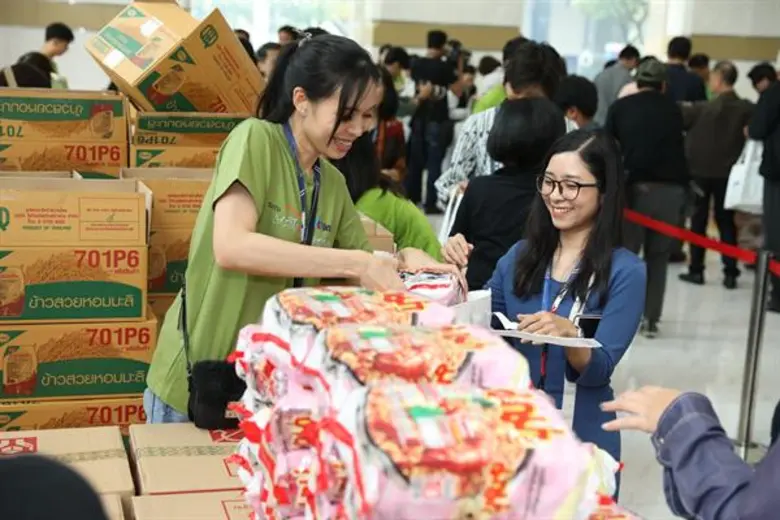 กลุ่ม ปตท. ระดม “พลังไทย ใจอาสา” แพ็คถุงยังชีพ รับมือพายุปาบึก