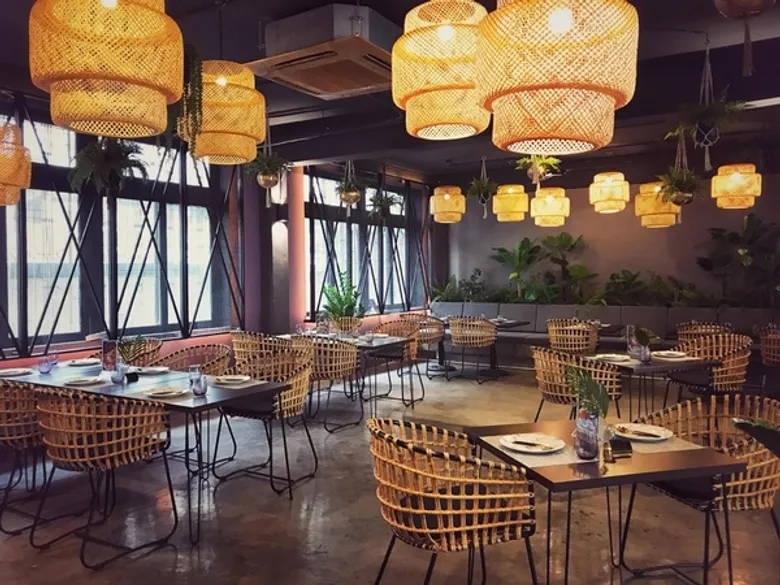 May Urban Thai Dine - ร้านอาหารไทยริมทางที่มี 4 สาขา ทั้วเอเชีย