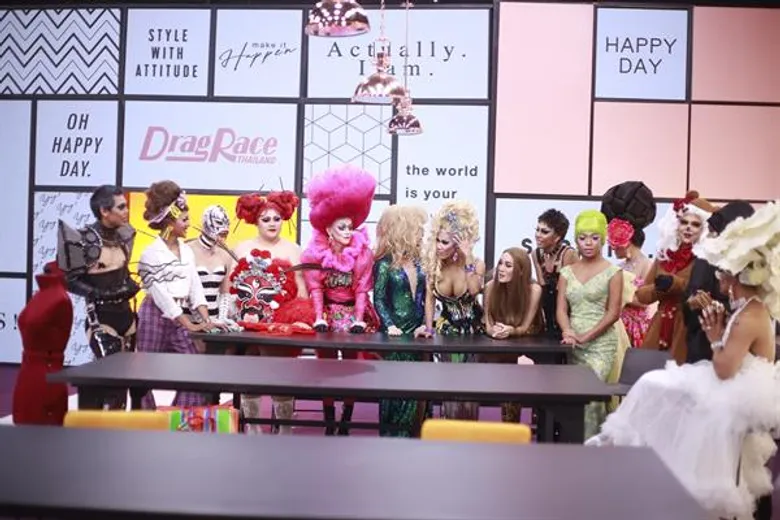 เต้-ปิยะรัฐ นำทีมประเดิมอีพีแรก Drag Race Thailand Season 2 เจเจ้จัดหนัก ถ้าคืนชีพไม่รอดก็ต้องฝังกลบ!