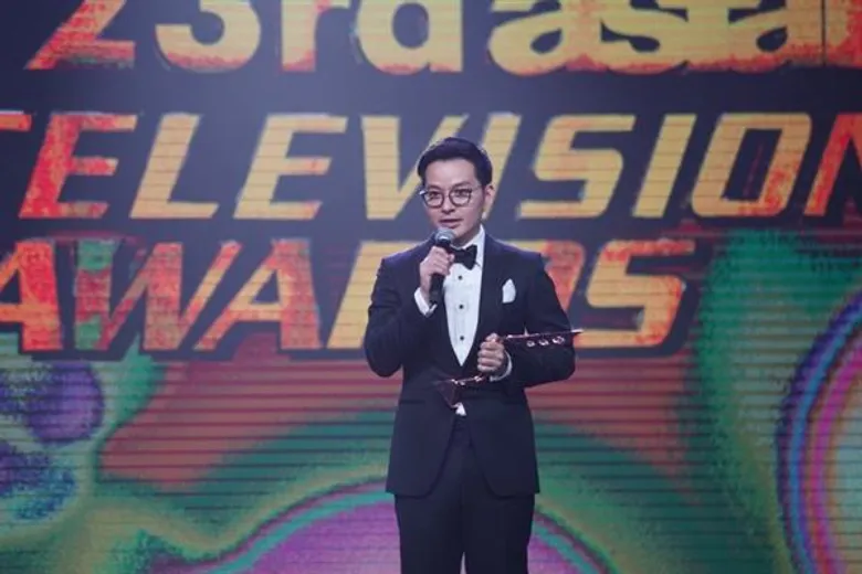 เอ วราวุธ สุดปลื้ม คว้า 2 รางวัล สุดยอดพิธีกรแห่งเอเชีย – รายการเกมโชว์ยอดเยี่ยม 2 ปีซ้อน งานประกาศผลสุดยิ่งใหญ่ เอเชียน เทเลวิชั่น อวอร์ด 2018