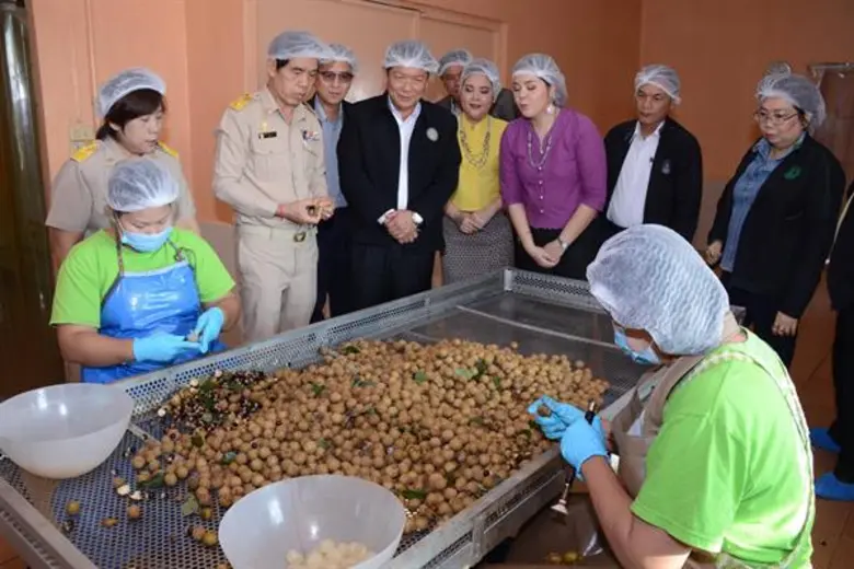 นายลักษณ์ วจนานวัช รัฐมนตรีช่วยว่าการกระท...