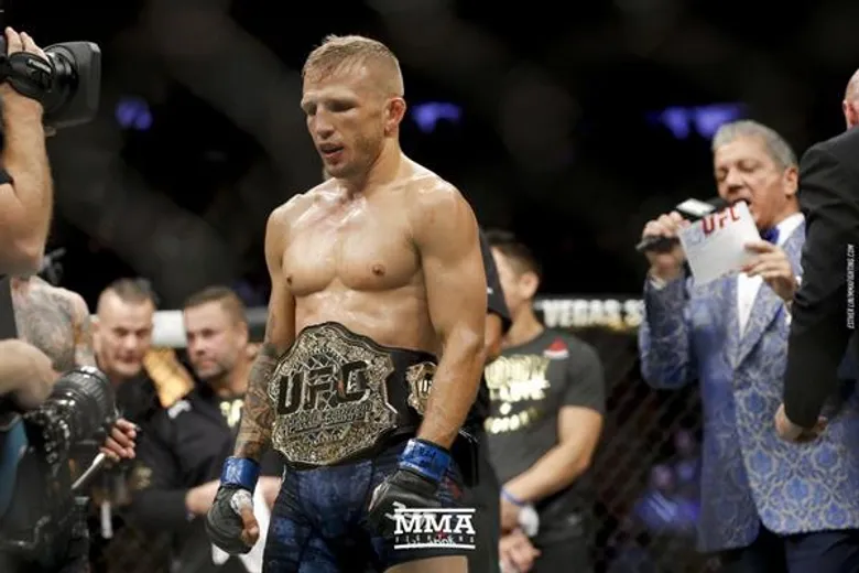 แชมป์ชนแชมป์!! ช่อง8 เปิดศักราชมวยกรง-UFC ด้วยศึกสุดระทึกระดับห้าดาว