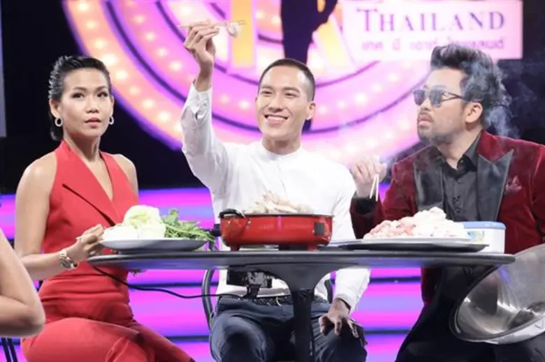 รายการเดตติ้งเกมโชว์กระแสแรง "Take Me Out...