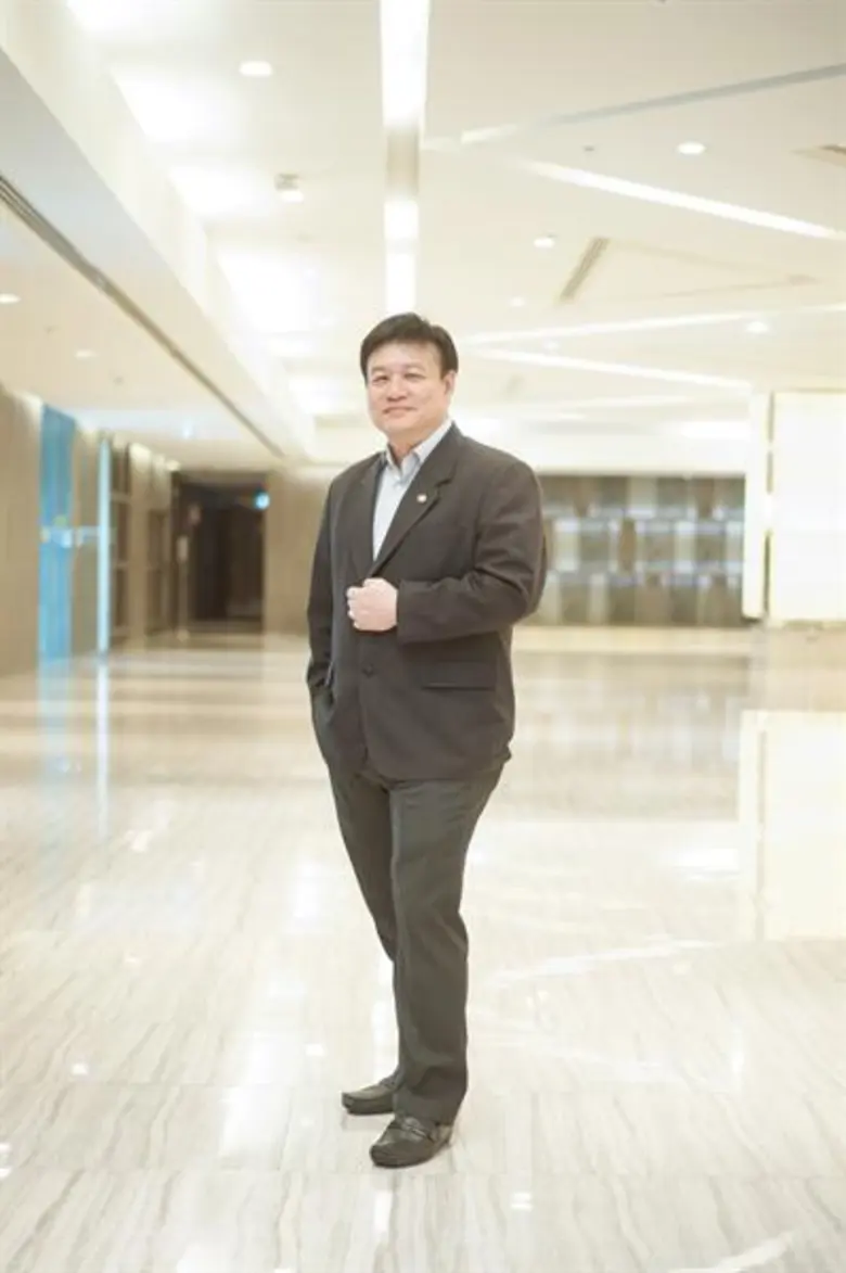 หลังจาก "สมพงษ์ กังสวิวัฒน์" บอสใหญ่ บมจ....