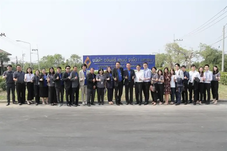 พล.ต.อ.วีระพงษ์ ชื่นภักดี (ที่ 13 จากขวา)...