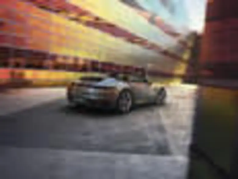 ยนตรกรรมสปอร์ตเปิดประทุนรุ่นล่าสุด – ปอร์เช่ 911 คาบริโอเลต ใหม่ (The new Porsche 911 Cabriolet)