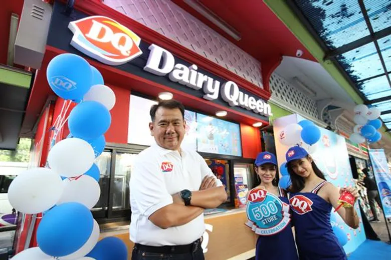 “แดรี่ควีน” ฉลองครบ 500 สาขาสุดยิ่งใหญ่ แทคทีมคู่แม่ลูกซุป’ตาร์ “แพท ณปภา” และ “น้องเรซซิ่ง” จัดเต็ม! เอาใจไอศกรีมเลิฟเว่อร์ แจกบลิซซาร์ดรสชาติพิเศษ ฟรี! 1,000 ถ้วย