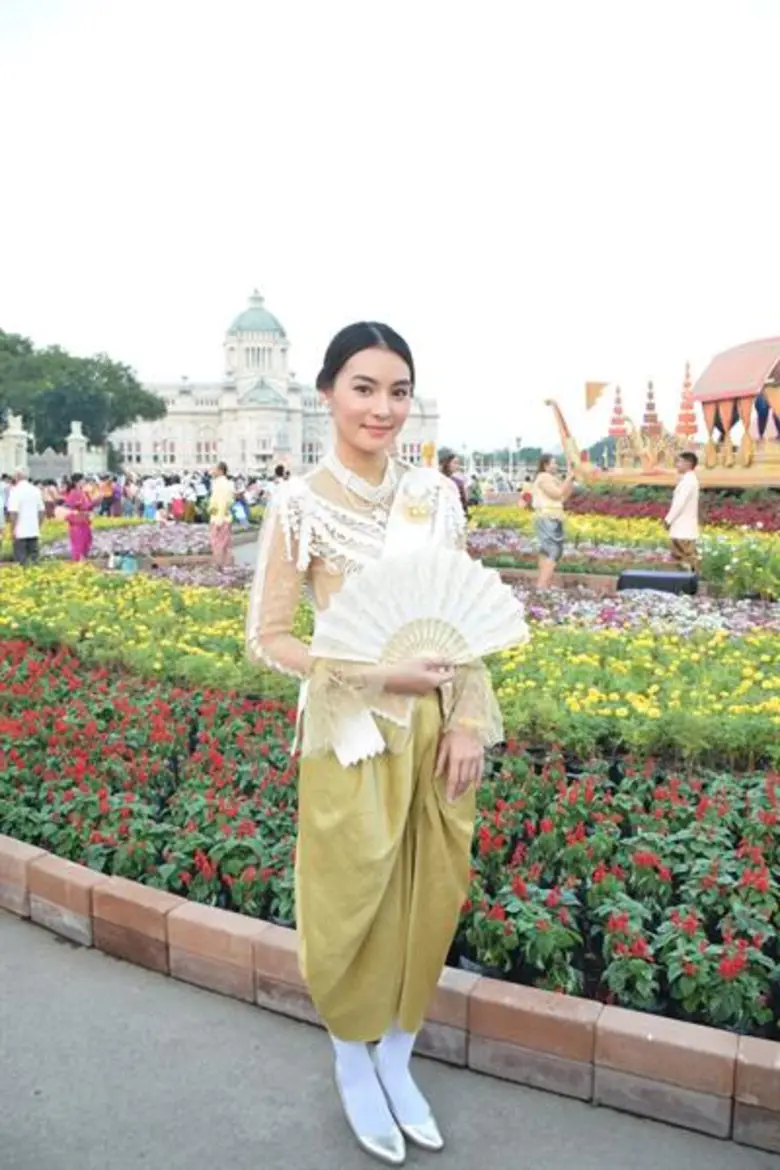 นับเป็นพระมหากรุณาธิคุณล้นเกล้าล้นกระหม่อ...