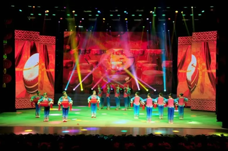 ศูนย์การค้าเซ็นทรัลเวิลด์ นำโดย ดร.ณัฐกิต...