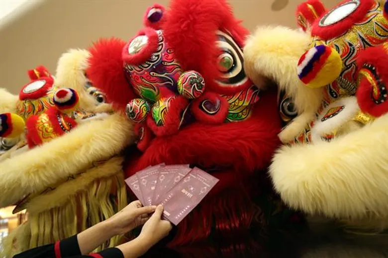 “CHINESE NEW YEAR FESTIVAL 2019” ฉลองตรุษจีนสุดยิ่งใหญ่ สัมผัสสีสันวัฒนธรรมดั้งเดิม ในมุมมองใหม่ รับปีหมูทอง ที่เซ็นทรัล เอ็มบาสซี และเซ็นทรัลชิดลม 1-11 ก.พ.นี้