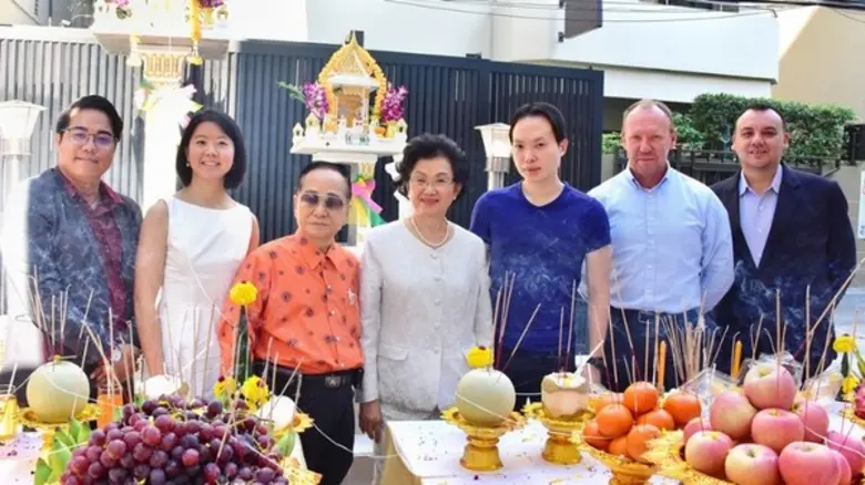 นายกฤษฎา และ นางวรรณา ฐิติปุญญา เจ้าของโร...