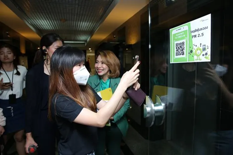 AIS ห่วงใยสุขภาพพนักงาน จากวิกฤติฝุ่นละออง PM 2.5 จัดสัมมนาให้ความรู้ วิธีป้องกัน และการดูแลตัวเองให้ปลอดภัย โดยแพทย์ผู้เชี่ยวชาญด้านระบบทางเดินหายใจ