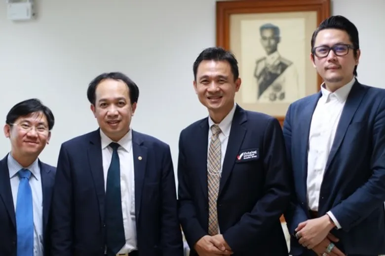 คณะผู้บริหารกลุ่ม รพ.วิชัยเวช อินเตอร์เนชั่นแนล มอบกระเช้าสวัสดีปีใหม่ 62