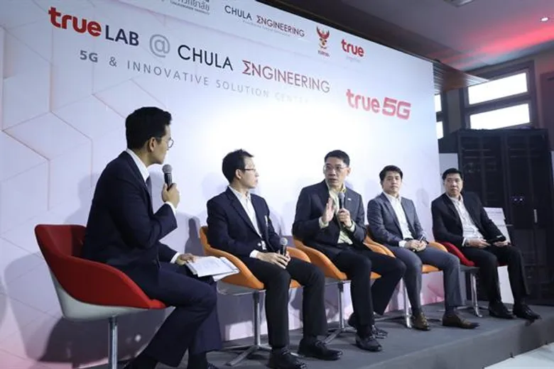 กลุ่มทรู จับมือ คณะวิศวกรรมศาสตร์ จุฬาฯ ร่วมพัฒนา 5G ตามแนวทางกสทช. ปั้น TRUELAB@CHULAENGINEERING: 5G & INNOVATIVE SOLUTION CENTER พื้นที่แห่งการพัฒนาและสร้างสรรค์นวัตกรรมยุค 5G แห่งอนาคต