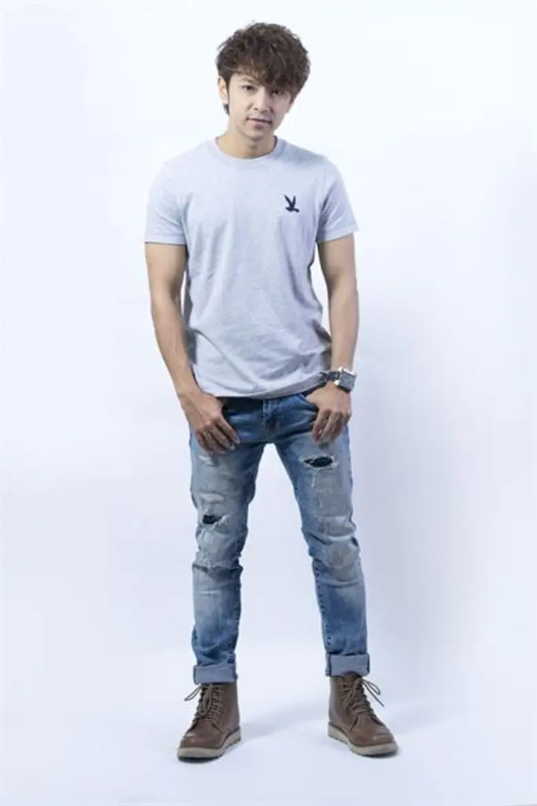 เป็นนักร้องหนุ่ม "สายเลือดปักษ์ใต้" โดยแท...