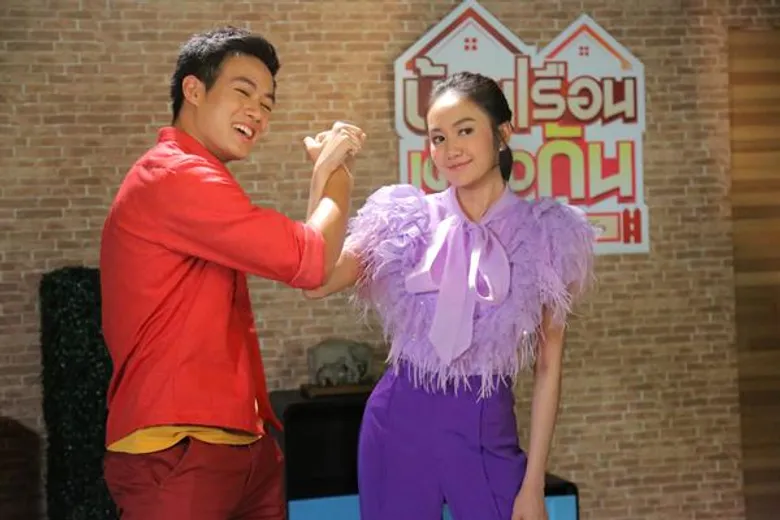 “ปอ&แป้ง” แลกหมัดกันยับ! เจอครั้งแรกละครเวที “บ้านเรือนเคียงกัน สุนทราภรณ์ เดอะมิวสิคัล”