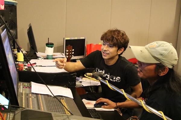 “บิว พงศ์พิพัฒน์” พลิกลูกคอ มาร้องป๊อบ-ร็อค ถ่ายทอดเพลง “โลกสวย” ประกอบละคร “มัจจุราชฮอลิเดย์”
