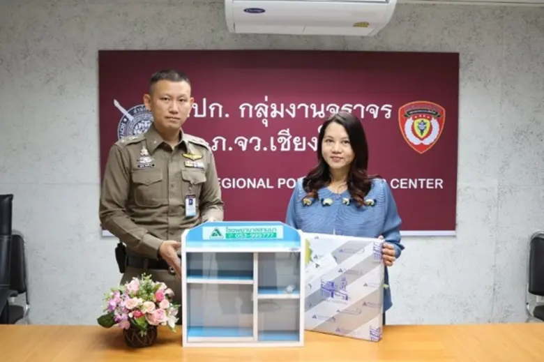 ตัวแทนผู้บริหาร รพ.ลานนา คุณจิราลักษณ์ จั...